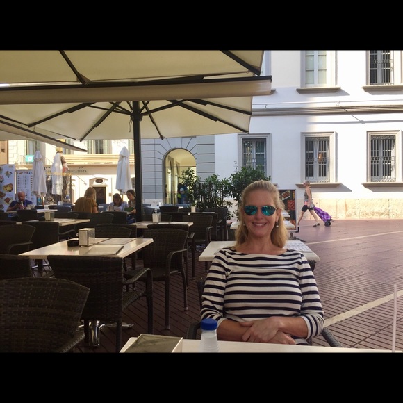 Meet your Posher, Amanda - Picture 1 of 1